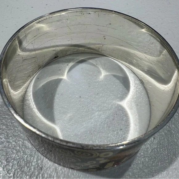 Metropolitan Museum of Art Silver Tone Artistic Tribal Design Bangle Bracelet - Picture 6 of 6